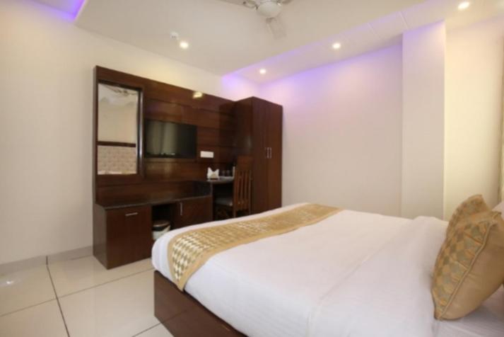 Hotel Silver Palm Zirakpur Exterior foto